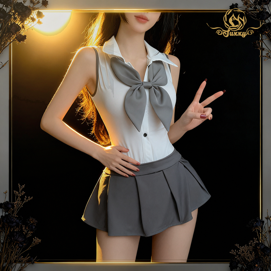 Pure and innocent JK school style 🍃 Sexy uniform with short pleated skirt 👩🏻🎓
