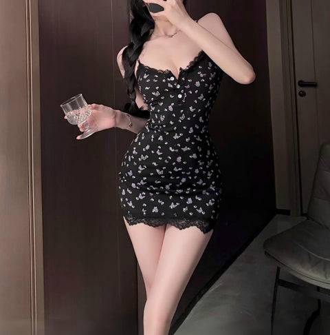 ??Sexy floral print bodycon slip dress with a pure and alluring style??