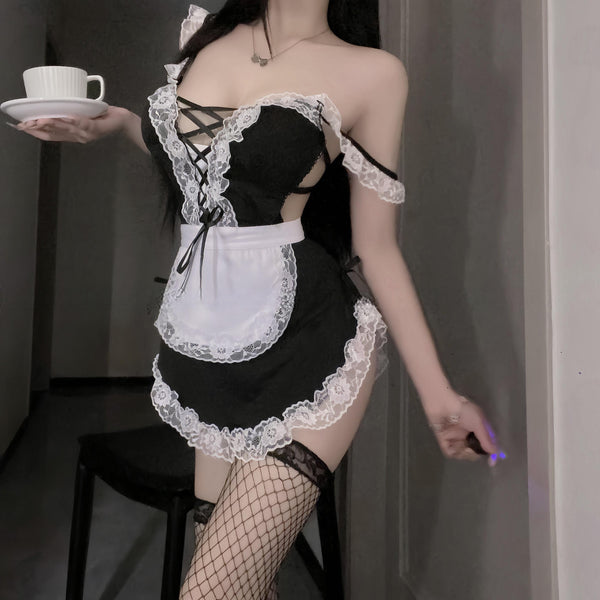 A seductive 🤍maid outfit set in a basic black and white color scheme, 🖤accented with lace trim.