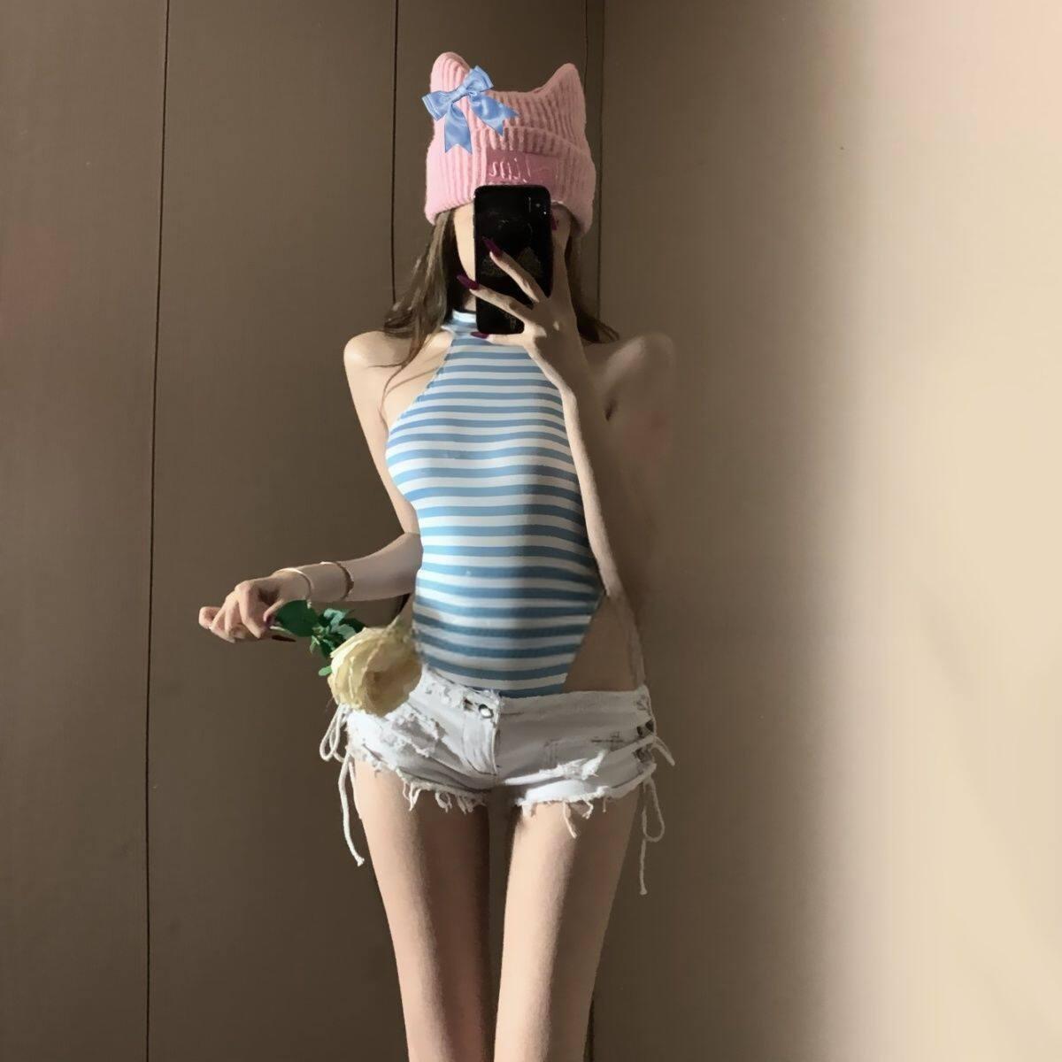 Blue?? striped lingerie, high-slit design, fitted swimsuit style.?????♀?