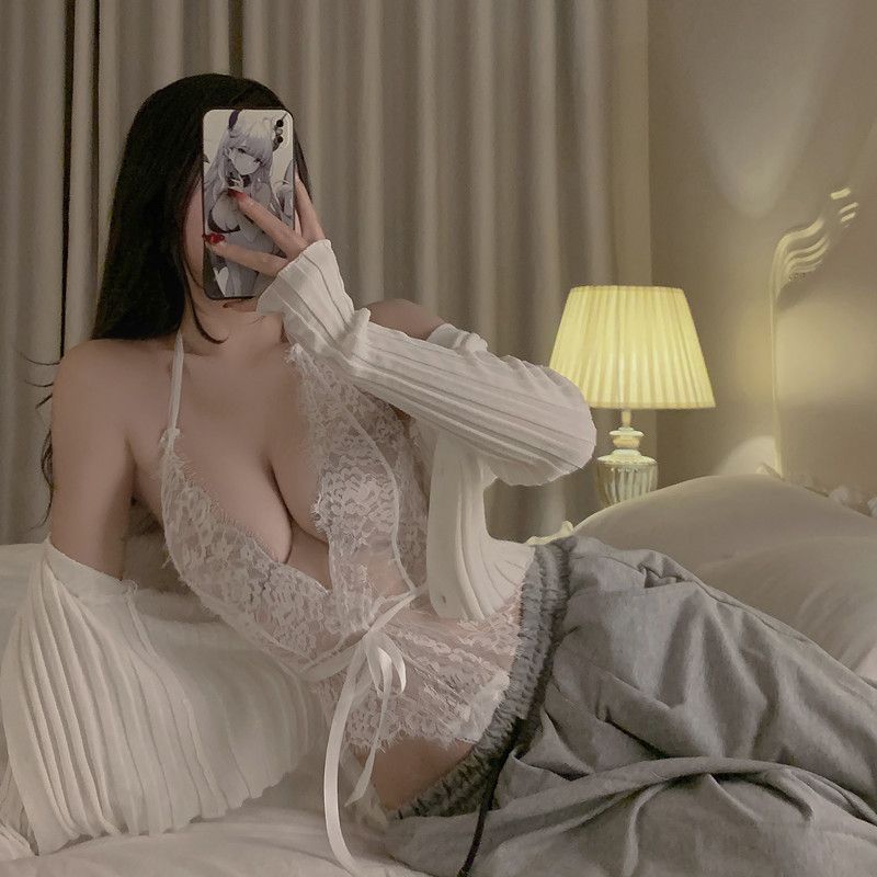 ??A pure and alluring style lace camisole bodysuit??
