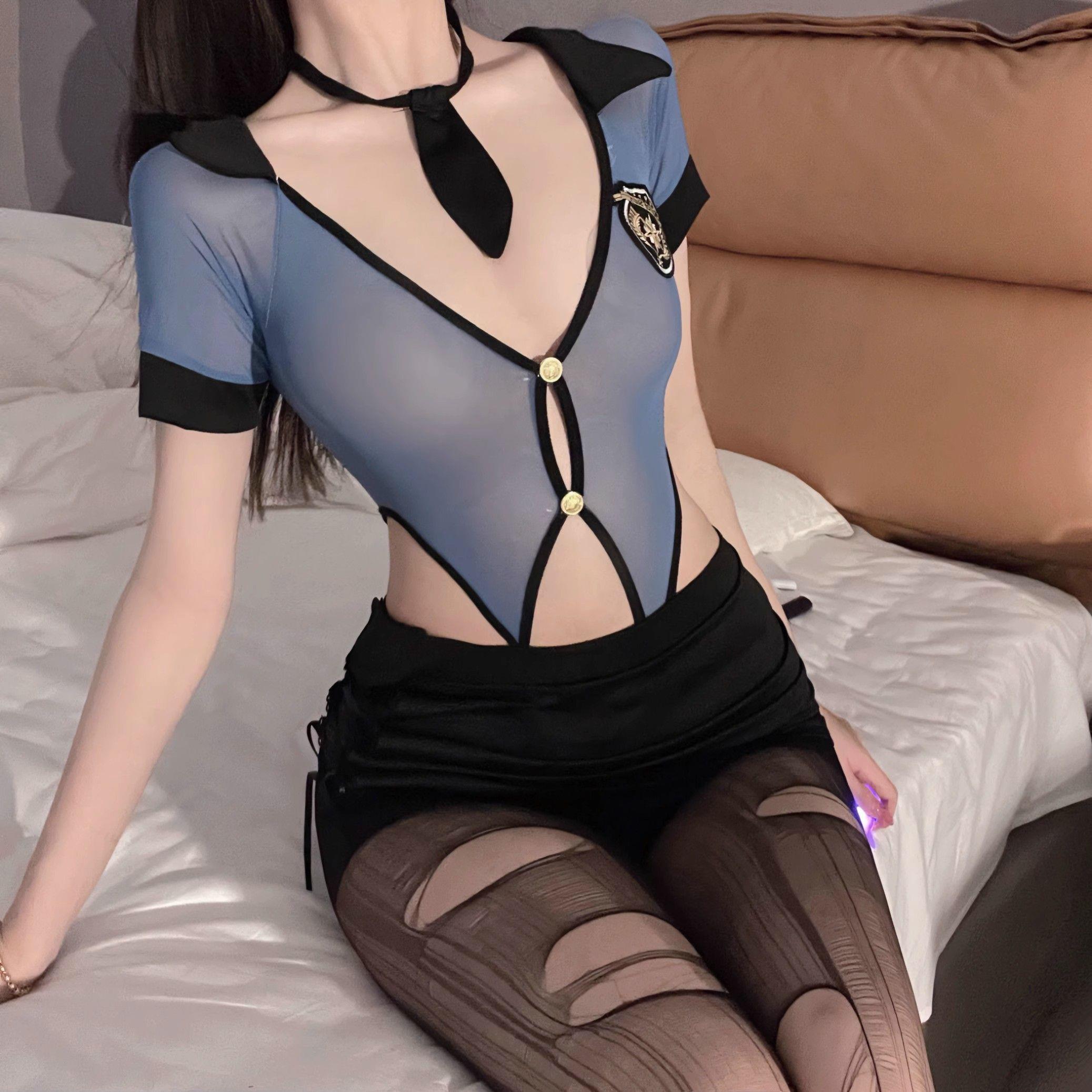"Don't move!"?????♀? A sexy policewoman instructor's uniform featuring a see-through ??mesh bodycon skirt.
