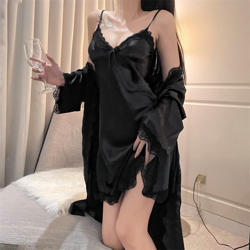 ??A simple and elegant moonlight white comfortable nightgown??