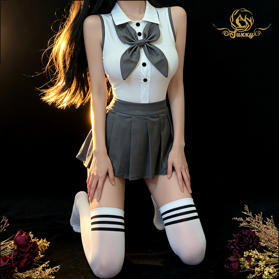 Pure and innocent JK school style 🍃 Sexy uniform with short pleated skirt 👩🏻‍🎓
