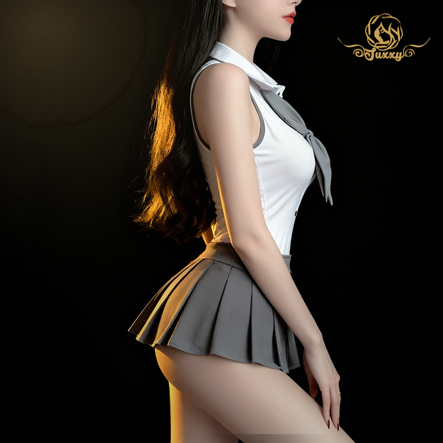 Pure and innocent JK school style 🍃 Sexy uniform with short pleated skirt 👩🏻‍🎓