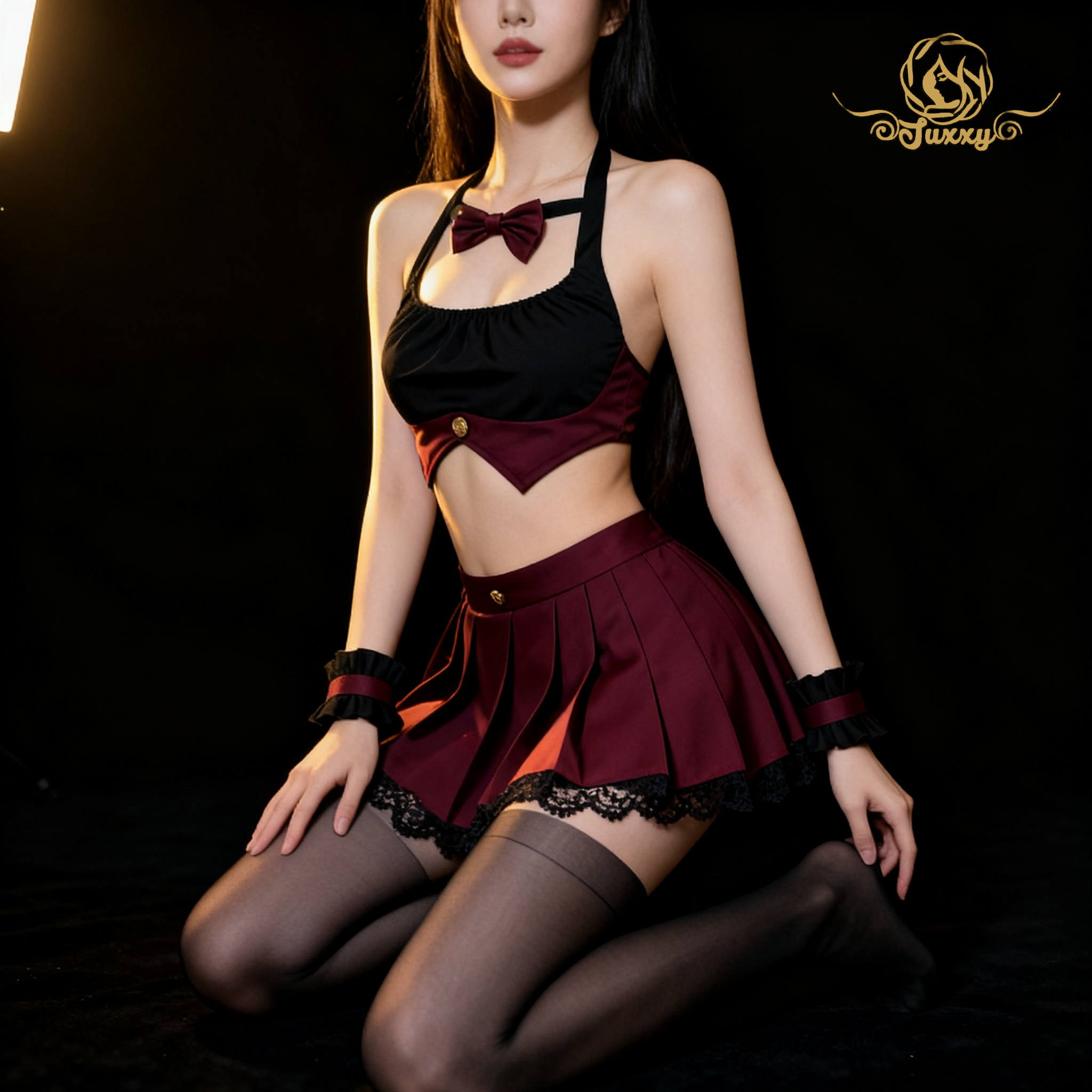High-end erotic ??cosplay outfits include a matching bow decoration and a pleated skirt.?????