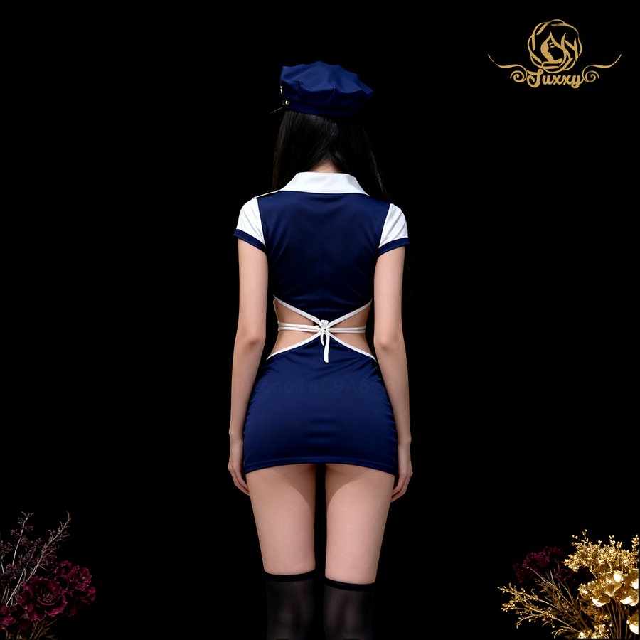 "Don't move!" A sexy policewoman's cosplay???? uniform with a lapel and tie design, featuring straps and ??cutouts.