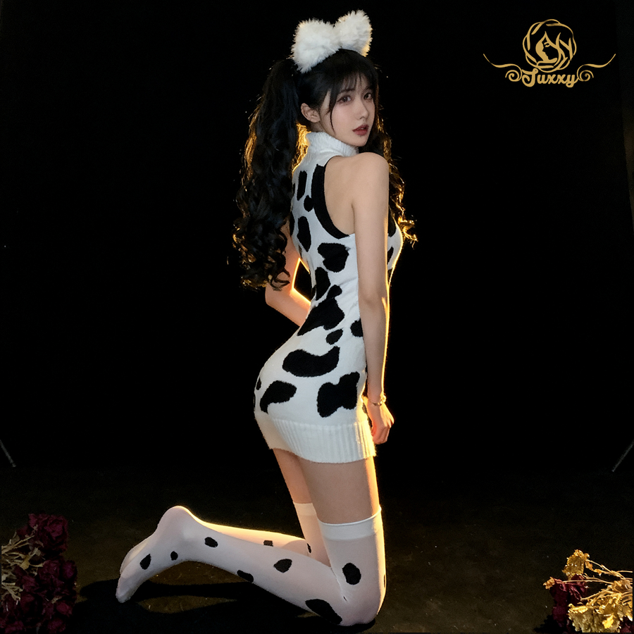 "Cute Little Cow" ??- A sexy cow-patterned knitted erotic role-playing uniform with a ??pure and alluring style.